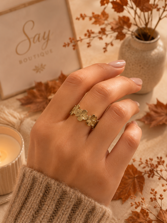 Anillo flores dorado
